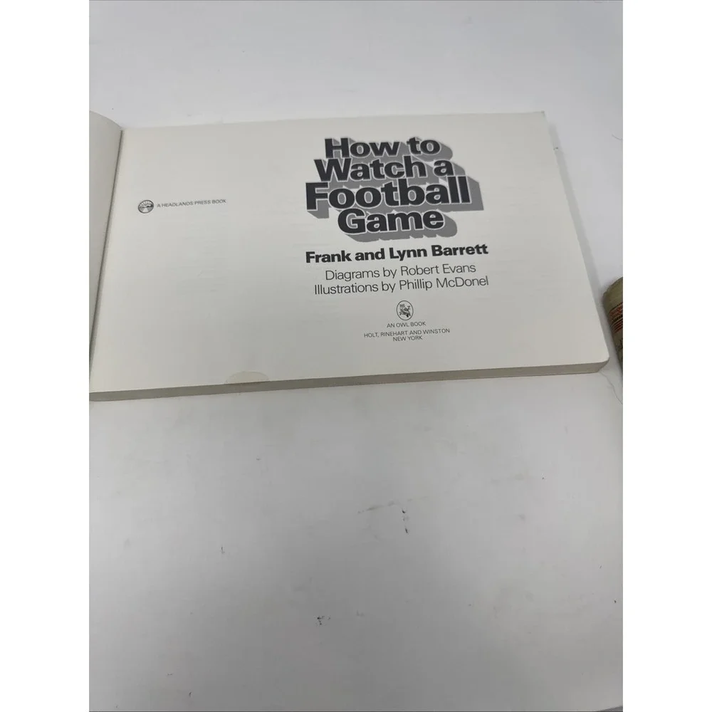 Frank and Lynn Barrett / How to Watch a Football Game 1st Edition 1980